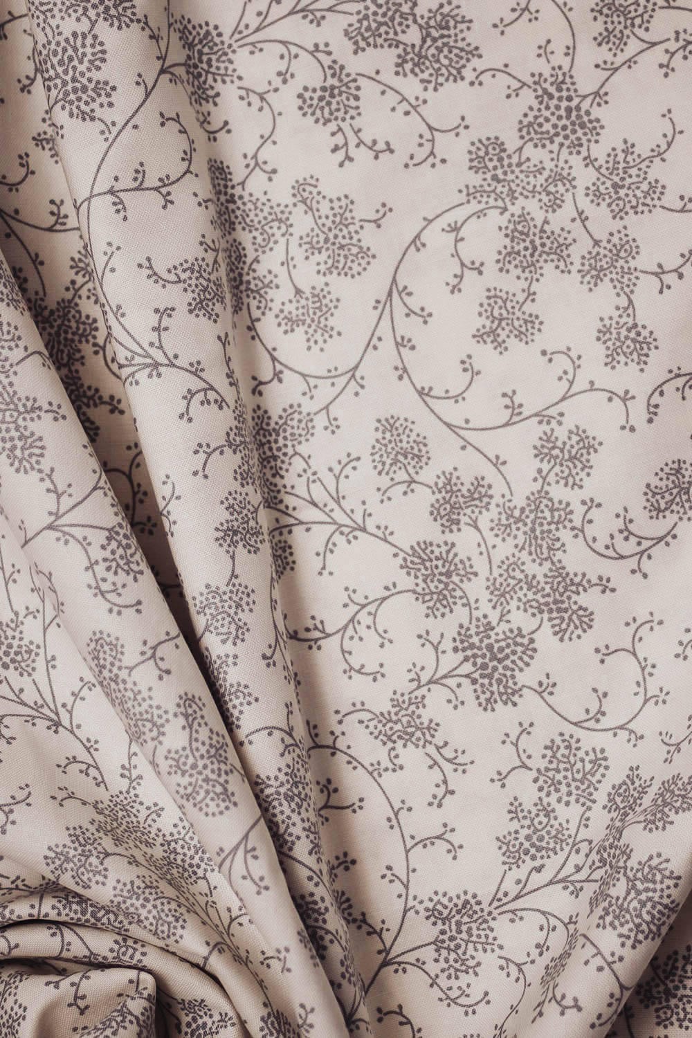 barbara-raggl-zirbenkissen-frida-grau-creme-IMG_8552-min